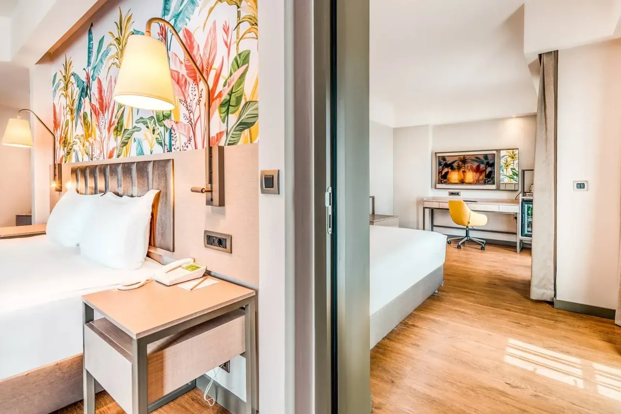 Deluxe Standart Swim-Up oda görünümü